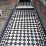 7 cm black and white Victorian pathway